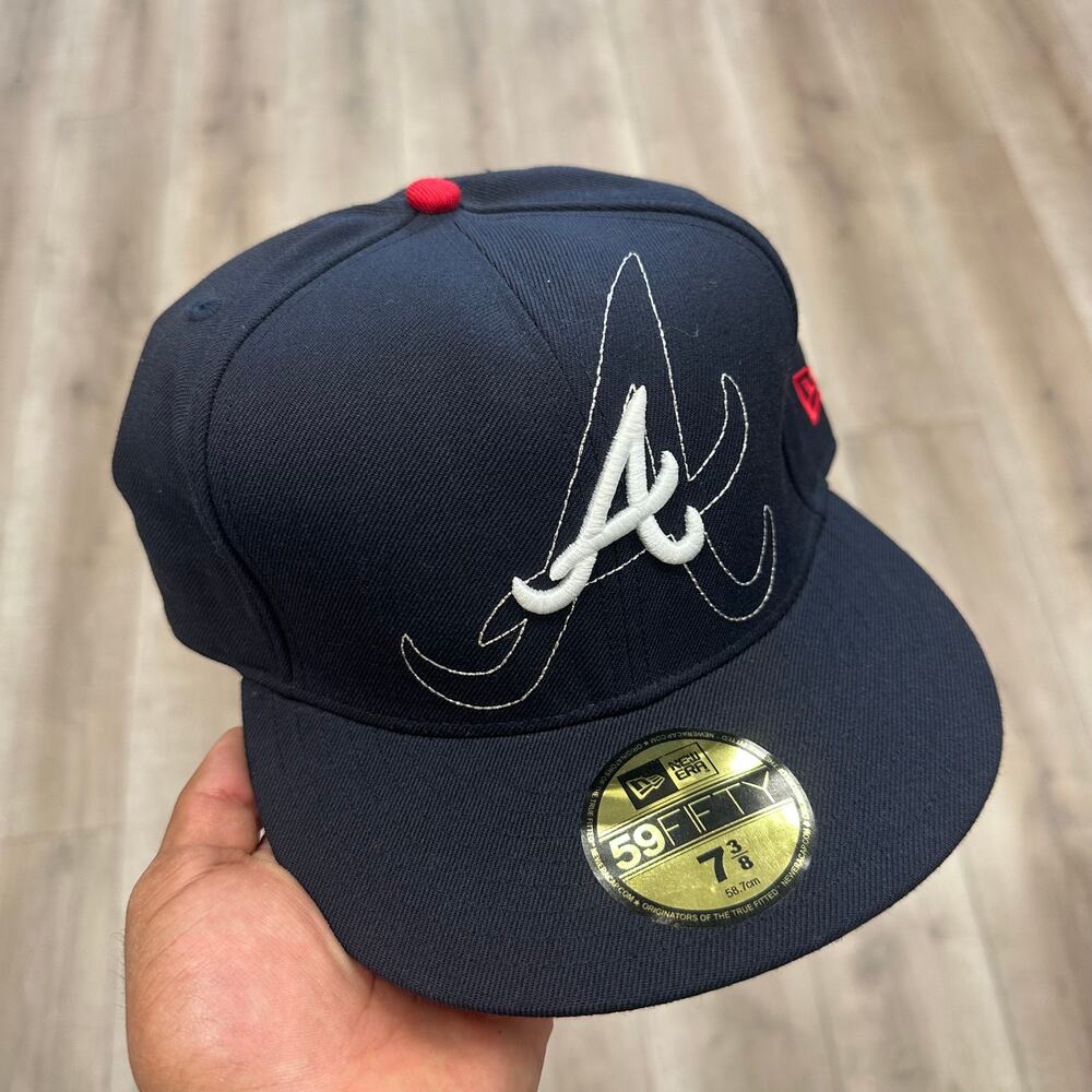 New Era Atlanta Braves 59FIFTY fitted hat Cap Blue Red size 7 3/8 B25
